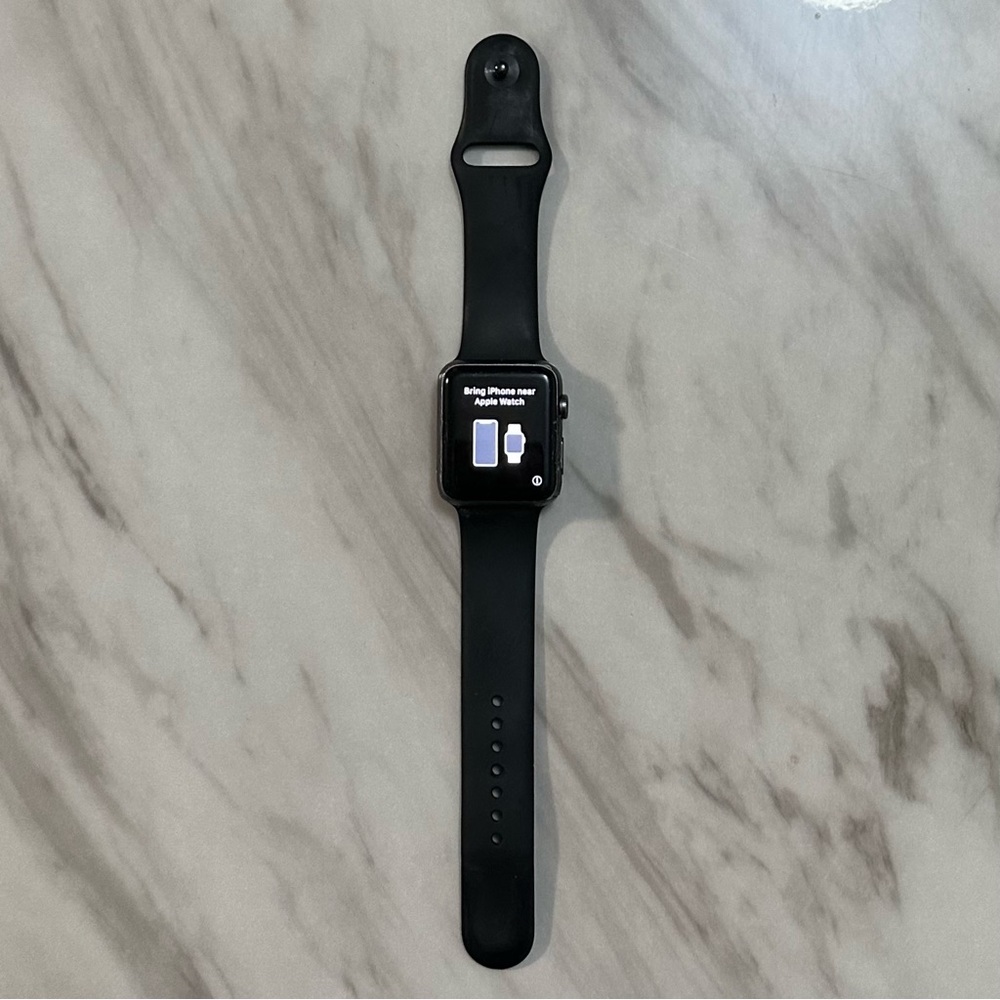 Apple Watch Series 1 42mm Space Gray Aluminum Black Unlocked